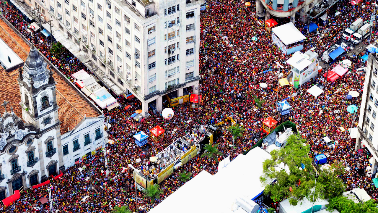 "Os Encantos Turísticos do Brasil durante o Carnaval"