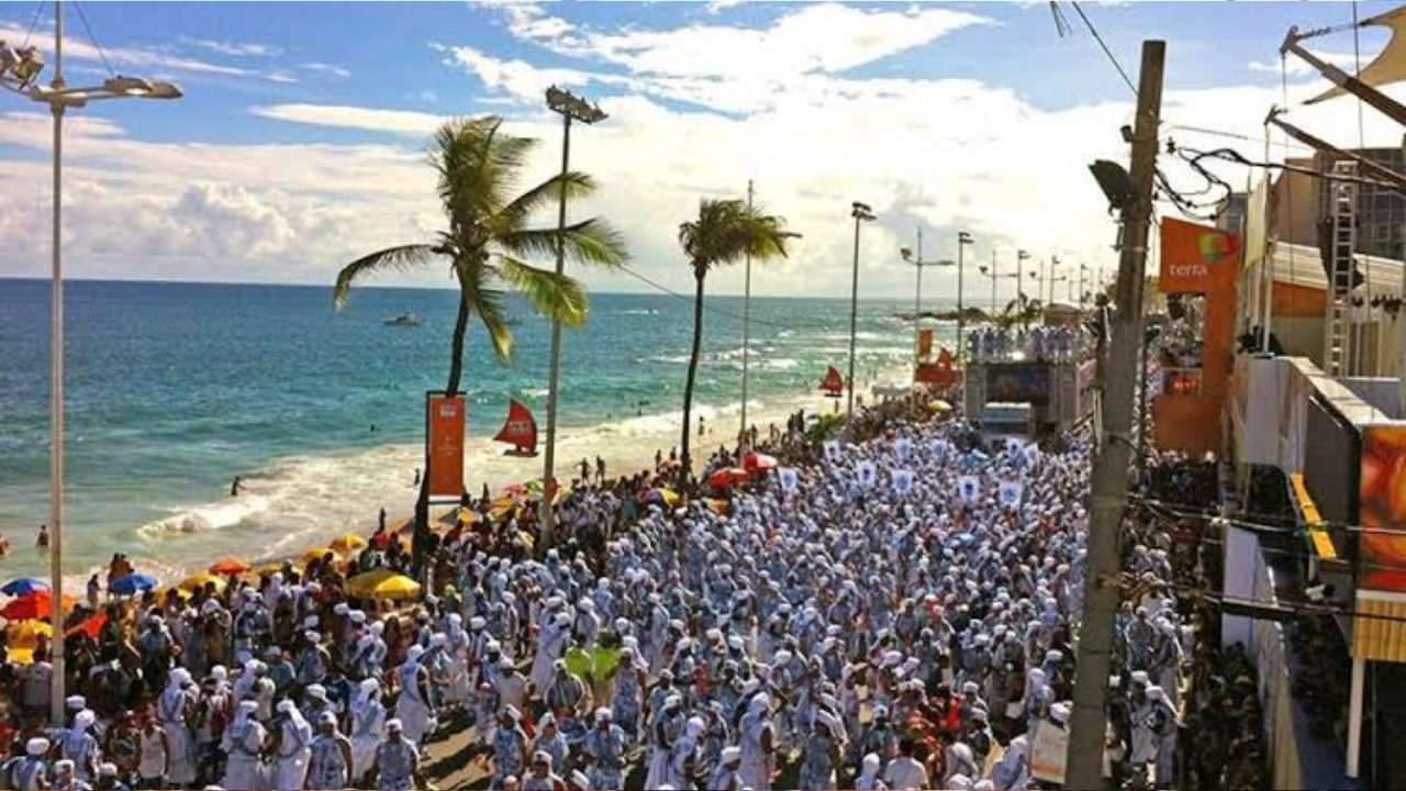 "Os Encantos Turísticos do Brasil durante o Carnaval"